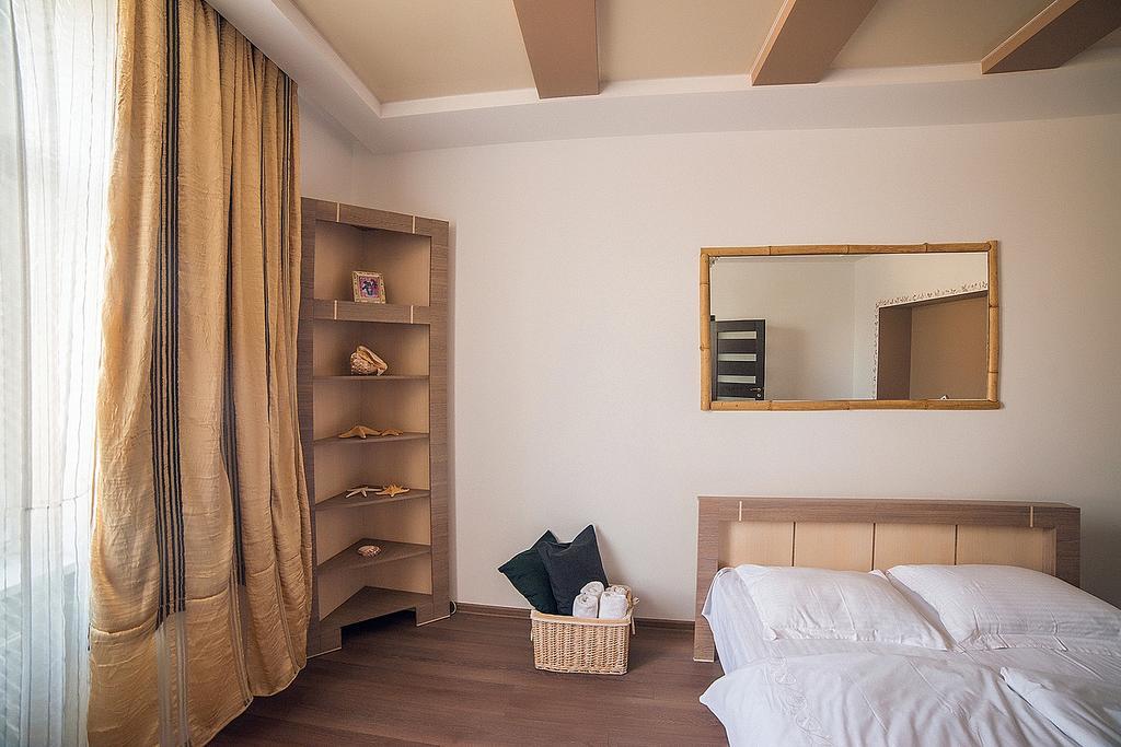 Apartments Zefir Λβιβ Εξωτερικό φωτογραφία